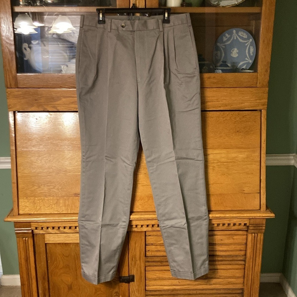Jos. A. Bank Traveler's Collection Pleated Chinos Mens 36x34 Grey Pants Retro